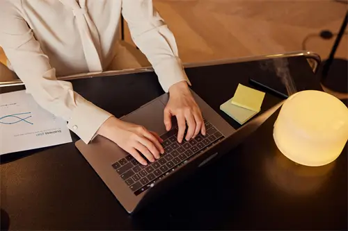 魅力城美食街在哪里